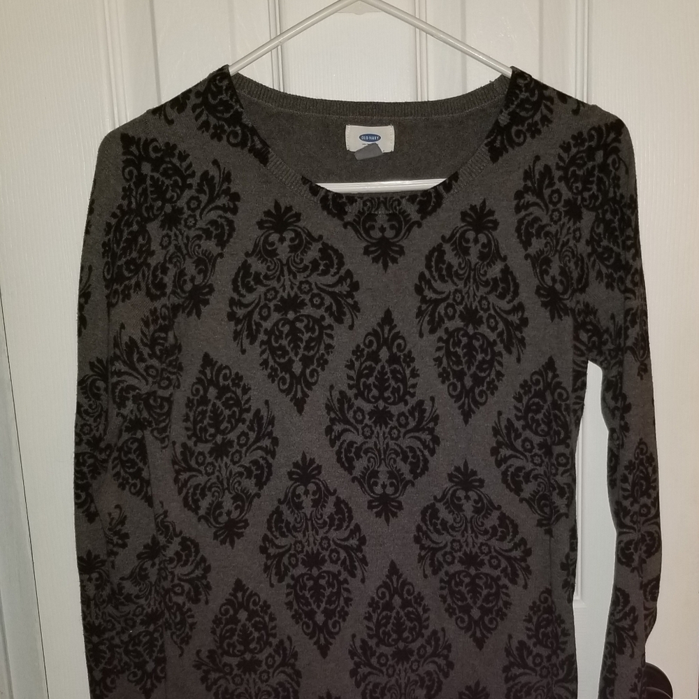 Old navy sweater size small